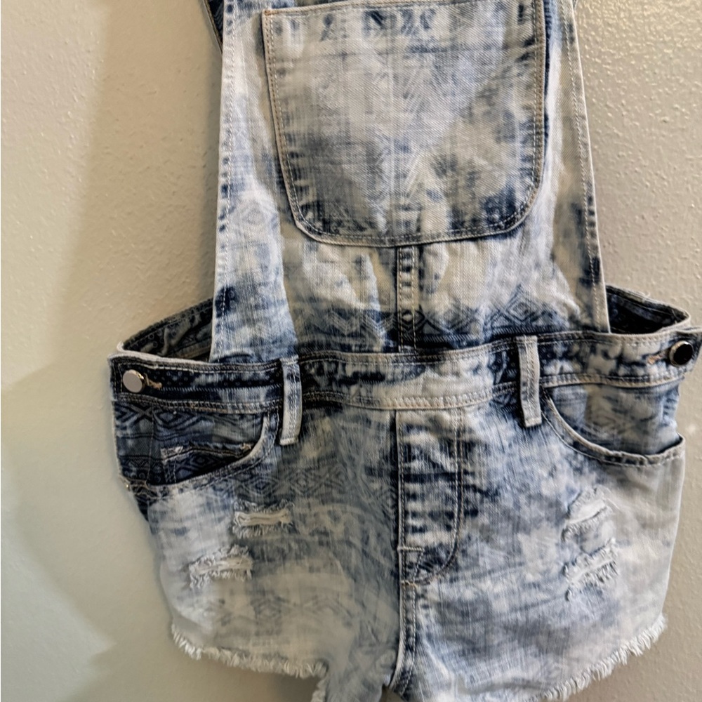 Forever 21 Acid Wash Denim Short Overalls - Light Blue
